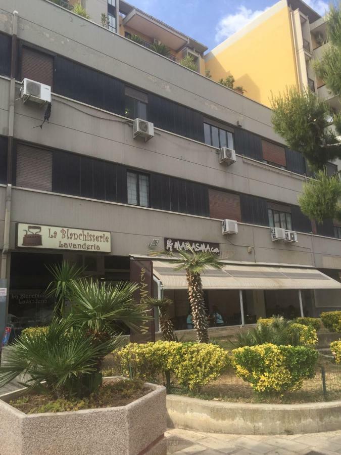 Medeum Apartment Modugno Luaran gambar
